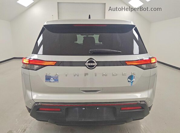 5N1DR3AA6SC292203 2025 NISSAN PATHFINDER Серебряный Вид сзади