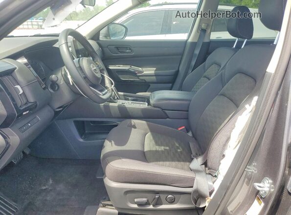 5N1DR3BA7RC292803 2024 NISSAN PATHFINDER Gray Widok wnętrza z przodu