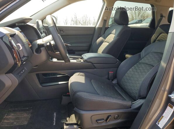 5N1DR3BC9SC266680 2025 NISSAN PATHFINDER Серый Вид салона спереди