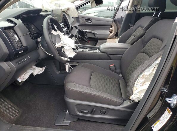 5N1DR3BS2TC220357 2026 NISSAN PATHFINDER Черный Вид салона спереди