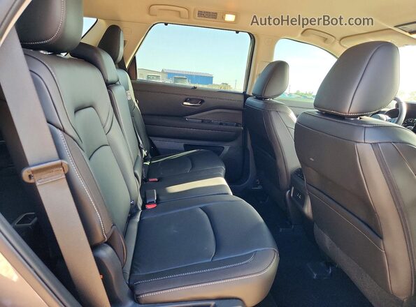 5N1DR3CC1SC277512 2025 NISSAN PATHFINDER Серый Вид задней части салона