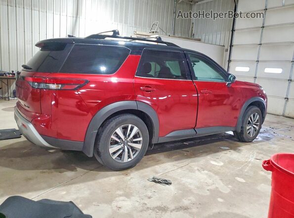 5N1DR3CC3PC275655 2023 NISSAN PATHFINDER Красный Задняя правая четверть