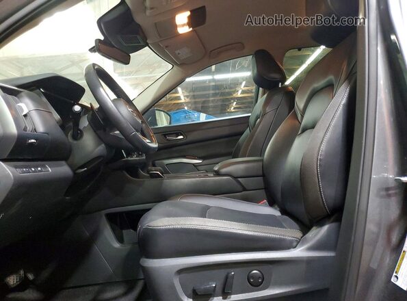 5N1DR3CC5RC217713 2024 NISSAN PATHFINDER Серый Вид салона спереди