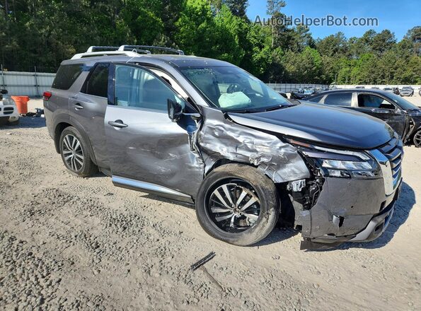 5N1DR3DJ3SC301063 2025 NISSAN PATHFINDER Серый Передняя правая четверть