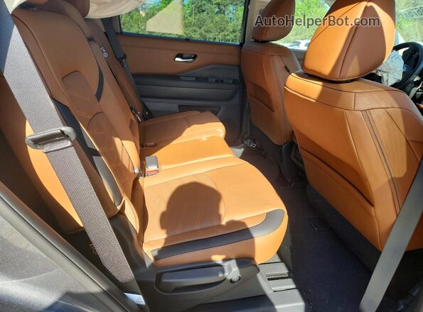5N1DR3DJ3SC301063 2025 NISSAN PATHFINDER Серый Вид задней части салона