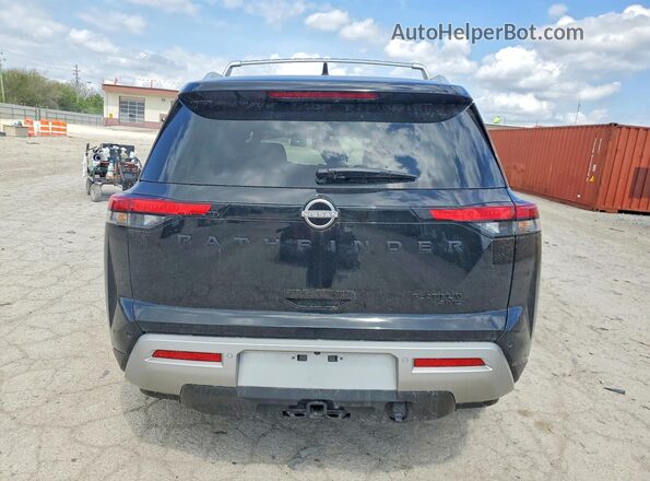 5N1DR3DKXSC306057 2025 NISSAN PATHFINDER Черный Вид сзади