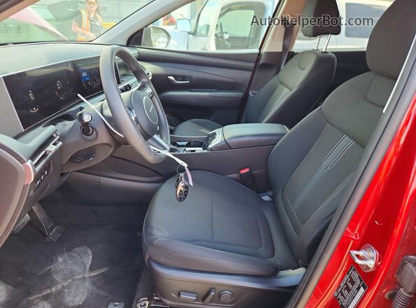 5NMJB3DEXTH657608 2026 HYUNDAI TUCSON Бордовый Вид салона спереди