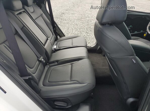 5NMJC3DE4TH670853 2026 HYUNDAI TUCSON Белый Вид задней части салона