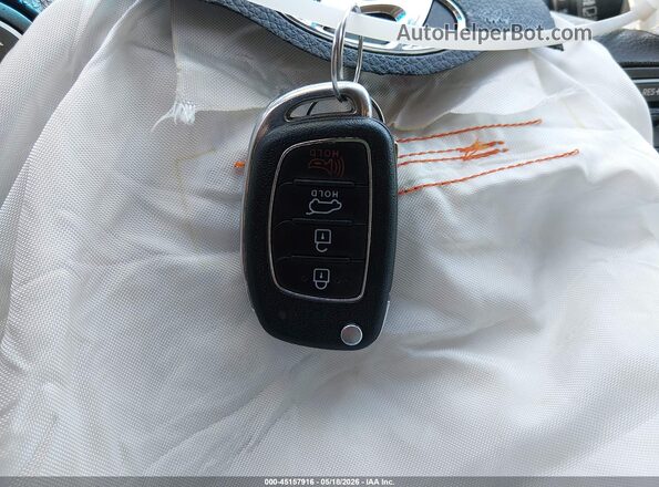 5NMZUDLB8HH019276 2017 HYUNDAI SANTA FE SPORT Белый Вид панели приборов