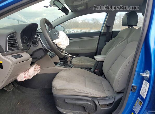 5NPD74LF0JH373922 2018 HYUNDAI ELANTRA Синий Вид салона спереди
