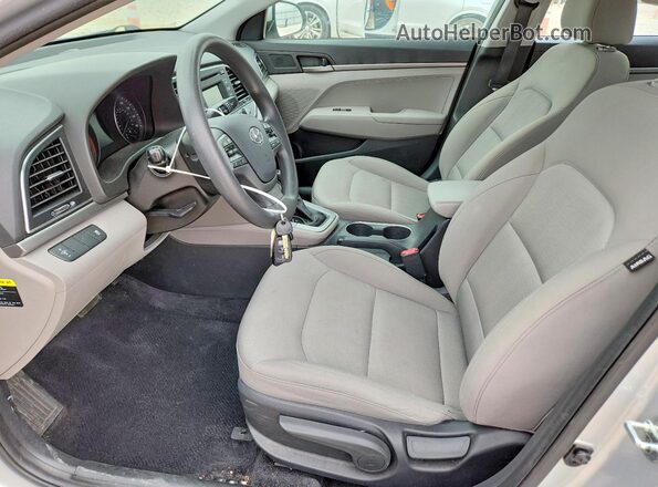 5NPD74LF1JH223883 2018 HYUNDAI ELANTRA Gray Front interior view