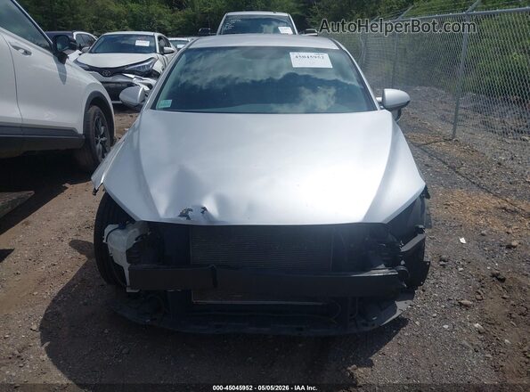 5NPD74LF2JH224153 2018 HYUNDAI ELANTRA Silver Widok z przodu