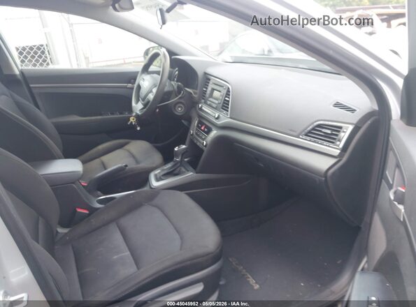 5NPD74LF2JH224153 2018 HYUNDAI ELANTRA Silver Widok wnętrza z przodu