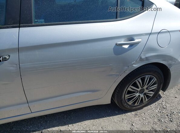 5NPD74LF2JH334961 2018 HYUNDAI ELANTRA Silver Widok wnętrza z tyłu