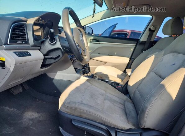 5NPD74LF4HH103795 2017 HYUNDAI ELANTRA Gray Вид салону спереду