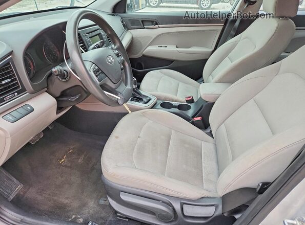 5NPD74LF7HH163585 2017 HYUNDAI ELANTRA Серебряный Вид салона спереди