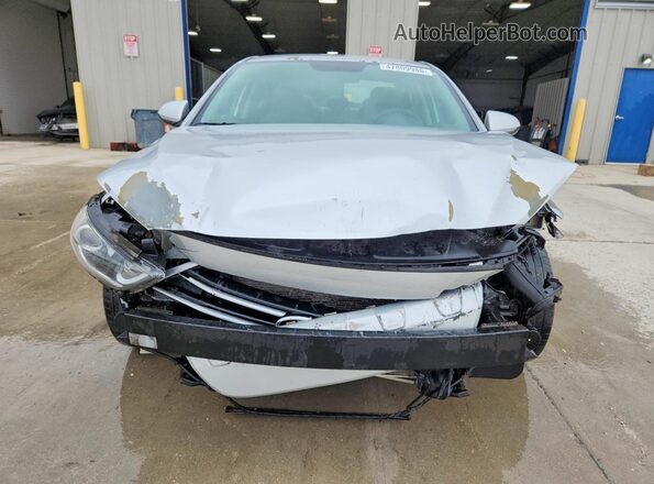 5NPD74LF7HH163585 2017 HYUNDAI ELANTRA Серебряный Вид спереди