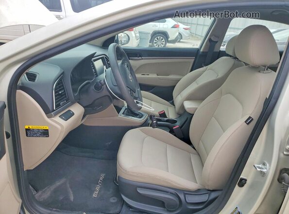 5NPD74LF8JH360142 2018 HYUNDAI ELANTRA Бежевый Вид салона спереди
