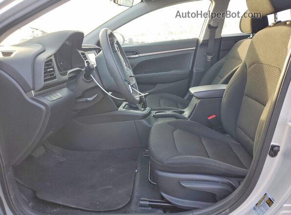5NPD74LF8KH456614 2019 HYUNDAI ELANTRA Серебряный Вид салона спереди