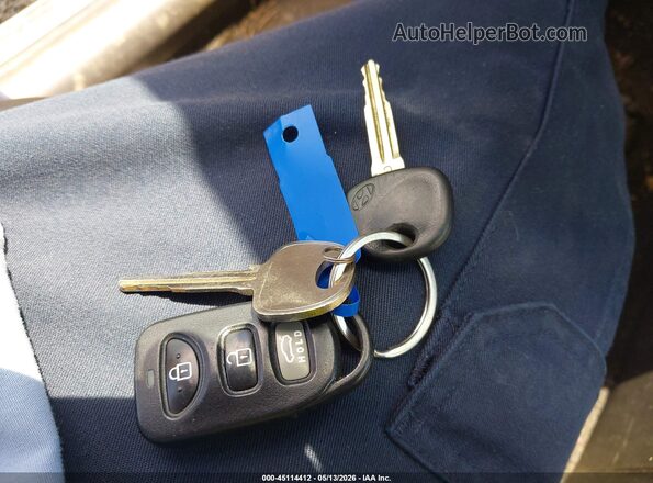 5NPD74LF9HH141636 2017 HYUNDAI ELANTRA Серебряный Вид панели приборов
