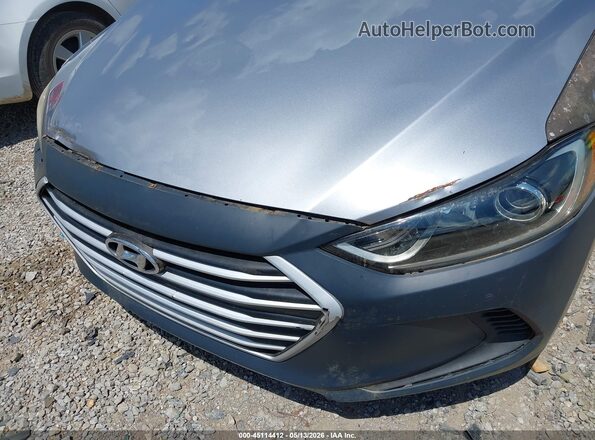 5NPD74LF9HH141636 2017 HYUNDAI ELANTRA Серебряный Вид задней части салона