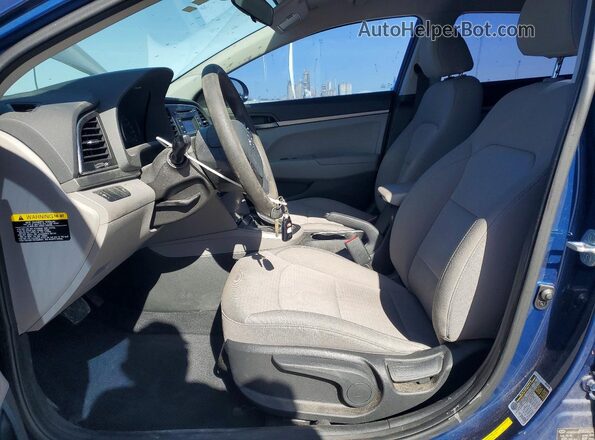 5NPD74LFXJH325117 2018 HYUNDAI ELANTRA Синий Вид салона спереди