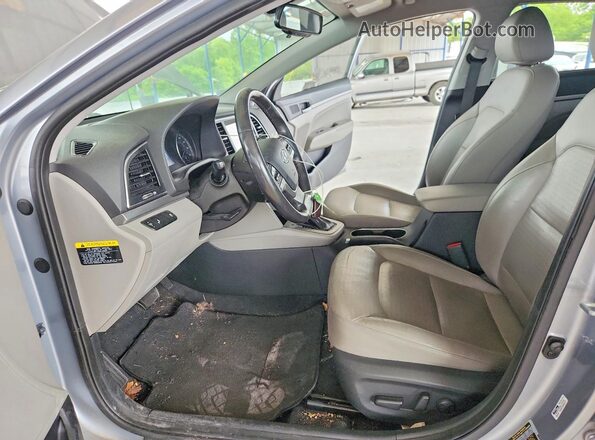 5NPD84LF0HH005439 2017 HYUNDAI ELANTRA Серый Вид салона спереди