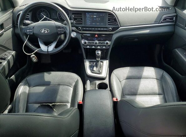 5NPD84LF0LH554101 2020 HYUNDAI ELANTRA Белый Вид панели приборов