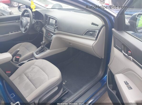 5NPD84LF1HH002579 2017 HYUNDAI ELANTRA Синий Вид салона спереди