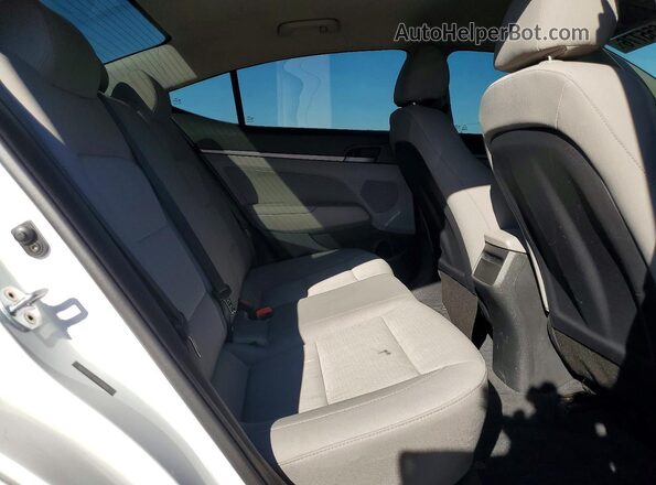 5NPD84LF1HH120499 2017 HYUNDAI ELANTRA White Vista de los asientos traseros