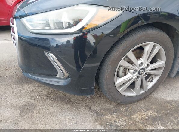 5NPD84LF1HH159870 2017 HYUNDAI ELANTRA Черный Вид спереди