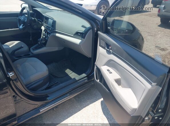 5NPD84LF1KH403668 2019 HYUNDAI ELANTRA Черный Вид салона спереди