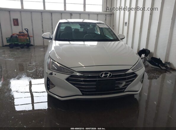 5NPD84LF1KH423614 2019 HYUNDAI ELANTRA Белый Вид панели приборов