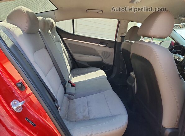 5NPD84LF1KH446018 2019 HYUNDAI ELANTRA Red Widok tylnych siedzeń