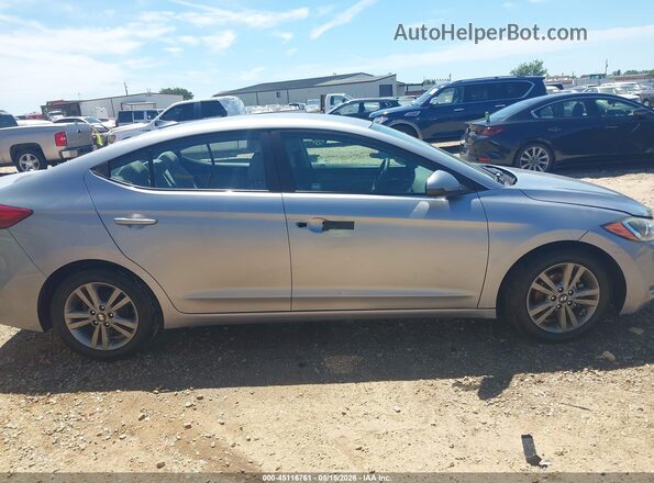 5NPD84LF2HH156878 2017 HYUNDAI ELANTRA Серебряный Вид задней части салона