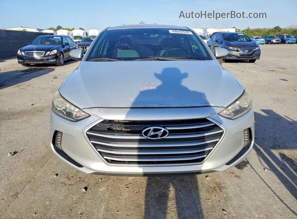 5NPD84LF5JH390339 2018 HYUNDAI ELANTRA Серебряный Вид спереди