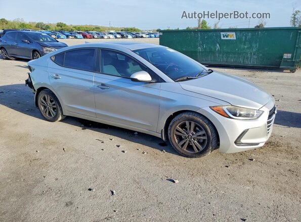 5NPD84LF5JH390339 2018 HYUNDAI ELANTRA Серебряный Передняя правая четверть