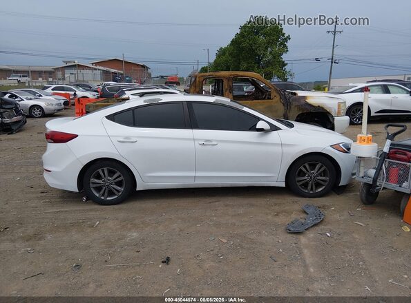5NPD84LF6HH201305 2017 HYUNDAI ELANTRA White Widok wnętrza 360 stopni