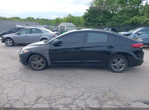 5NPD84LF6HH206732 2017 HYUNDAI ELANTRA Black უკანა სალონის ხედი