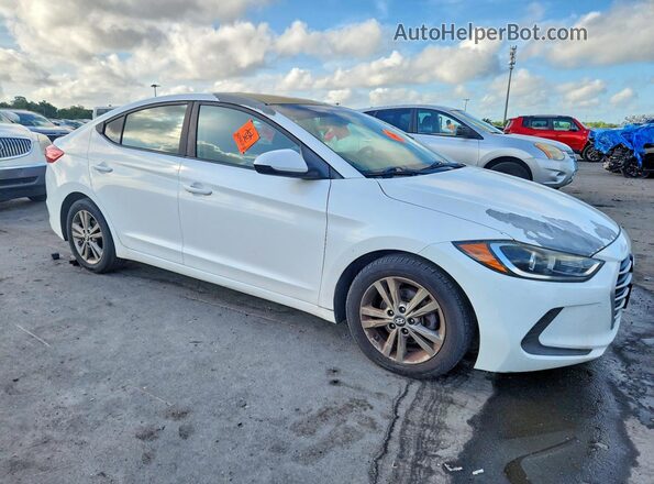 5NPD84LF6JH301958 2018 HYUNDAI ELANTRA Белый Передняя правая четверть