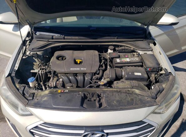 5NPD84LF7HH172607 2017 HYUNDAI ELANTRA Gold Vista interior trasera
