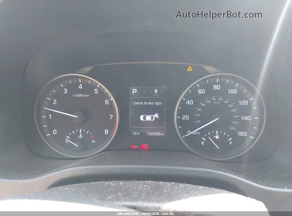 5NPD84LF7JH232827 2018 HYUNDAI ELANTRA Black Widok tylnych siedzeń