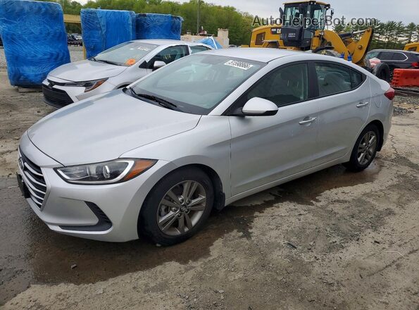 5NPD84LF7JH239406 2018 HYUNDAI ELANTRA Серебряный Передняя левая четверть
