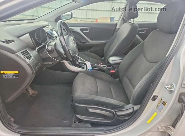 5NPDH4AE0GH696142 2016 HYUNDAI ELANTRA Silver Front interior view