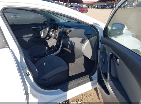 5NPDH4AE8GH721241 2016 HYUNDAI ELANTRA White Vista interior delantera