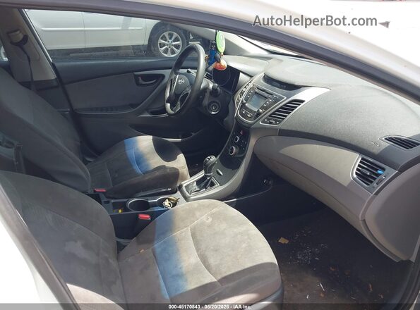 5NPDH4AEXGH704960 2016 HYUNDAI ELANTRA White Front interior view