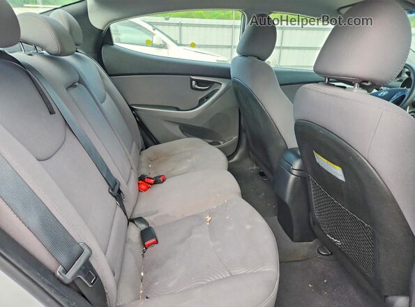 5NPDH4AEXGH722567 2016 HYUNDAI ELANTRA Silver Vista de los asientos traseros