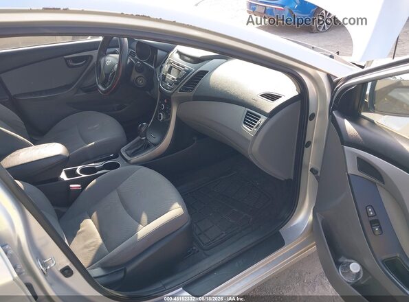 5NPDH4AEXGH755052 2016 HYUNDAI ELANTRA Silver წინა სალონის ხედი