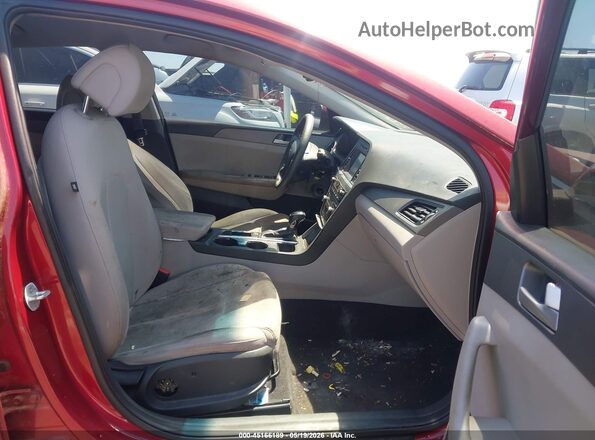5NPE24AF0GH282745 2016 HYUNDAI SONATA Бордовый Вид салона спереди