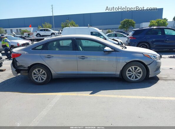 5NPE24AF0GH306090 2016 HYUNDAI SONATA Серебряный Вид задней части салона